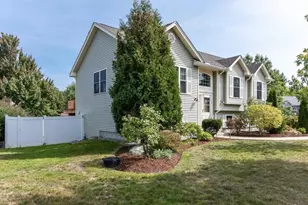 56 S Gray Ct, Manchester, NH 03103 - Photo 1