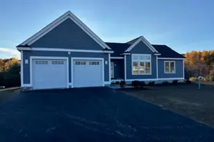 4 Megans Wy, Epping, NH 03042 - Photo 1