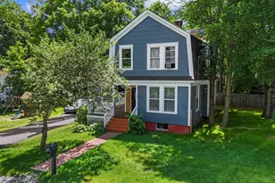 25 Wentworth St, Plymouth, NH 03264 - Photo 1