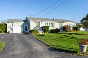 23 Stonegate Ln, Hampstead, NH 03841 - Photo 1