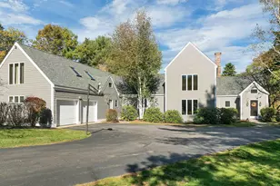 427 N Main St, Wolfeboro, NH 03894 - Photo 1