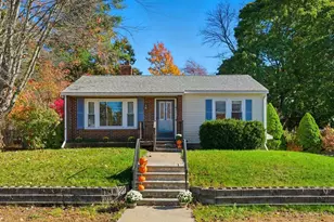 42 Richardson St, Rochester, NH 03867 - Photo 1