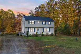 17 Maple Ave, Newton, NH 03858 - Photo 1