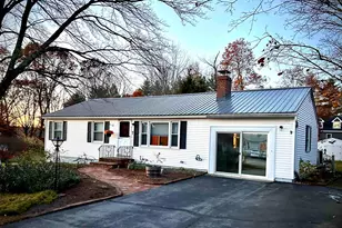 7 Pineview Dr, Dover, NH 03820 - Photo 1