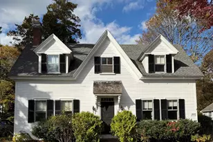 17 Oliver St, New Castle, NH 03854 - Photo 1