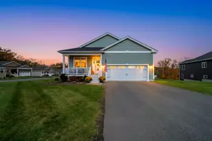 50 Blackstone Dr, Raymond, NH 03077 - Photo 1