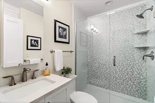 5 Spyglass Point Cir, Bedford, NH 03110 - Photo 1