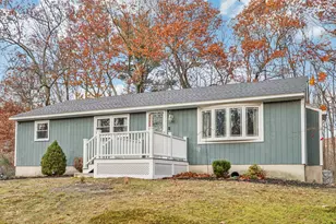 10 Old Coach Rd, Atkinson, NH 03811 - Photo 1