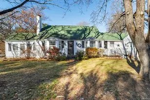 31 Ashland St, Nashua, NH 03064 - Photo 1