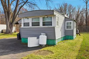 22 Longmeadow Dr, Concord, NH 03301 - Photo 1