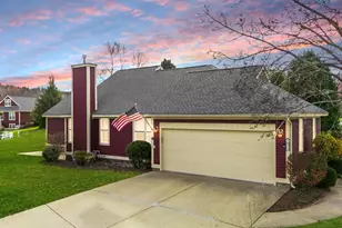 20 Pebble Beach Dr, Bedford, NH 03110 - Photo 1