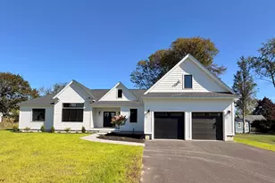 10 McDermott Rd, Hampton, NH 03842 - Photo 1