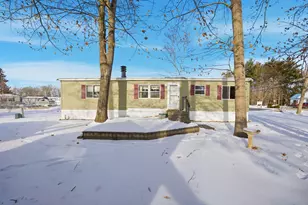 97 Linden St, Exeter, NH 03833 - Photo 1