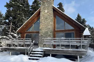 529 Beach Rd, Pittsburg, NH 03592 - Photo 1