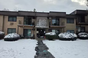 8 Strawberry Bank Rd, Nashua, NH 03062 - Photo 1