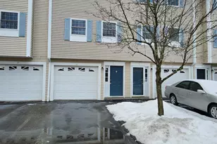 1029 S Mammoth Rd, Manchester, NH 03109 - Photo 1