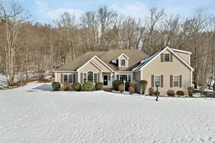 31 Long Meadow Dr, Brentwood, NH 03833 - Photo 1