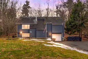 48 Redfield Cir, Derry, NH 03038 - Photo 1