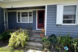 4 Meadow Ln, Dover, NH 03820 - Photo 1