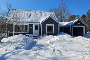 102 Elm St, Epping, NH 03042 - Photo 1