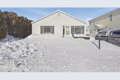 3 Tyngsboro Street, Seabrook, NH 03874 - Photo 1