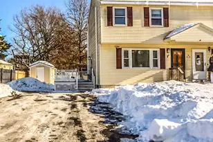 4 Norman Dr, Derry, NH 03038 - Photo 1