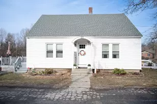 237 Pleasant St, Claremont, NH 03743 - Photo 1