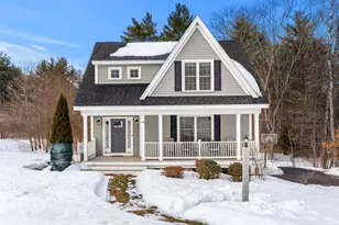 38 Wentworth St, Rollinsford, NH 03869 - Photo 1