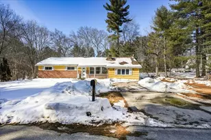 6 Hemlock Dr, Pelham, NH 03076 - Photo 1
