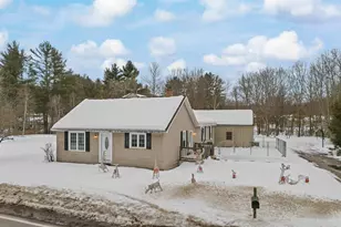 129 New Boston Rd, Goffstown, NH 03045 - Photo 1