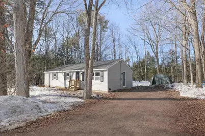 39 Hunter Drive, Epping, NH 03042 - Photo 1