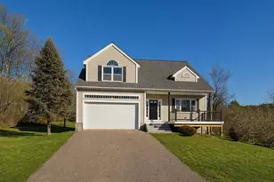 26 Moffat St, Portsmouth, NH 03801 - Photo 1