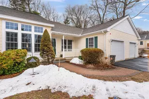 20 Lincoln Dr, Londonderry, NH 03053 - Photo 1