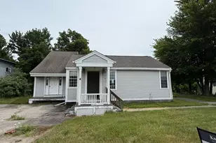 127 Daniel Webster Hwy, Merrimack, NH 03054 - Photo 1
