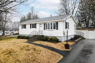 4 Kittery Dr, Nashua, NH 03062 - Photo 1