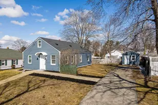 180 Melrose St, Manchester, NH 03109 - Photo 1