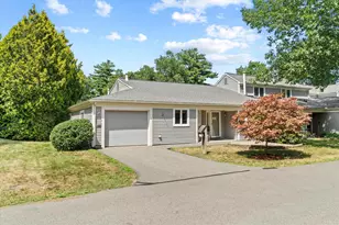 40 Walden Pond Dr, Nashua, NH 03064 - Photo 1