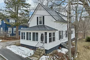 31 Pine St, Wolfeboro, NH 03894 - Photo 1