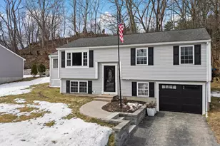 32 Syracuse Rd, Nashua, NH 03064 - Photo 1