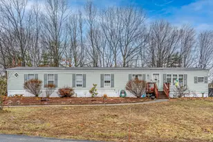 4 Cammett Dr, Raymond, NH 03077 - Photo 1