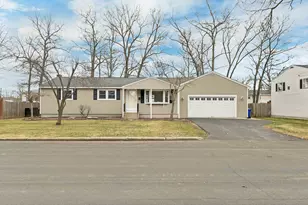 24 Healion St, Manchester, NH 03109 - Photo 1