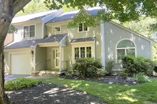 63 Peninsula Dr, Stratham, NH 03885 - Photo 1