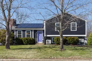 56 Hazelton Ct, Manchester, NH 03103 - Photo 1