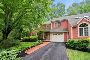 60 Peninsula Dr, Stratham, NH 03885 - Photo 1