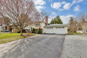 8 Royal Oak Dr, Nashua, NH 03064 - Photo 1