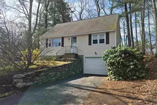 9 Moe St, Nashua, NH 03062 - Photo 1