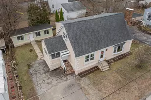 31 Rosemont Ave, Manchester, NH 03103 - Photo 1