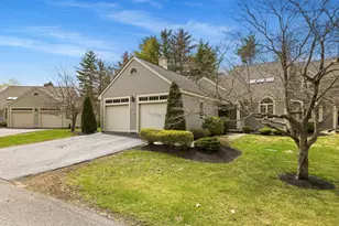 25 Peninsula Dr, Stratham, NH 03885 - Photo 1