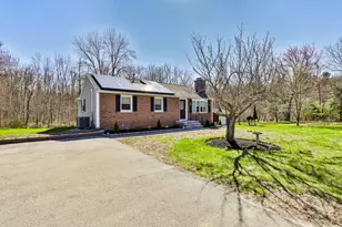 155 Robinson Rd, Hudson, NH 03051 - Photo 1