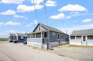 22-24 Perkins Ave, Hampton, NH 03842 - Photo 1